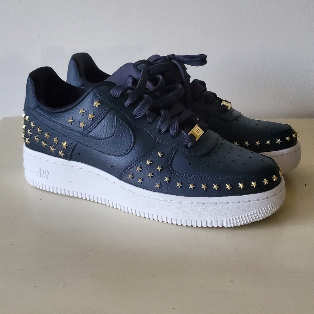 NWOT Nike Air Force 1 Low '07 Studded